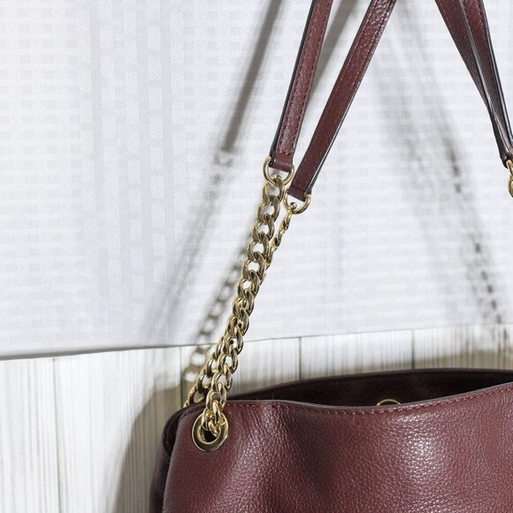 Michael Kors triple compartment deep burgundy leather multi-pocket/zip purse - Picture 3 of 16